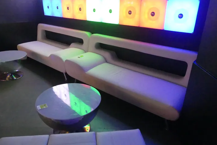 2x Loungesofa Maße in cm je ca. 230 x 78 x 86